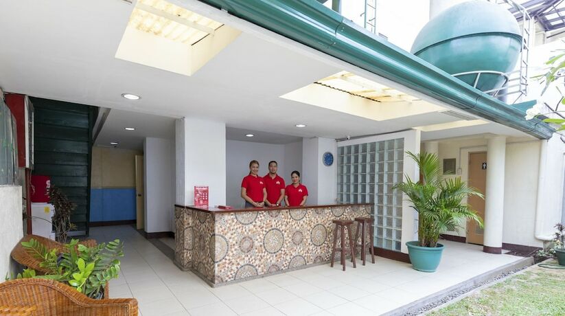 Imagen de los interiores del Hotel ZEN Rooms 10th Ave Cubao (ZEN Safety Assurance). Foto 17