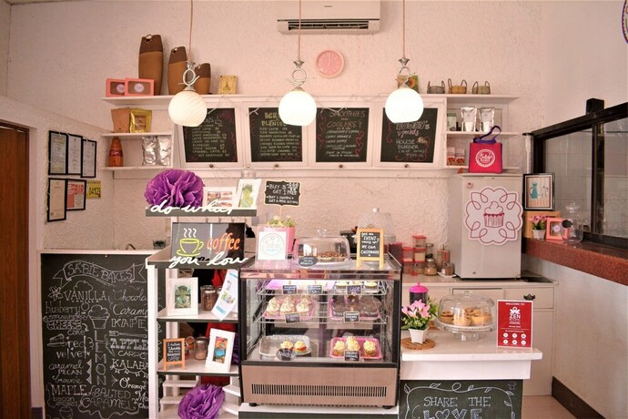 Imagen del bar/restaurante del Hotel ZEN Rooms B.M. Road. Foto 2