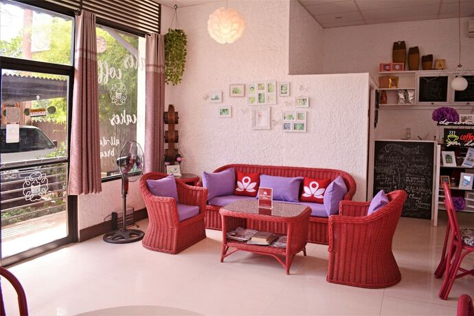 Imagen de los interiores del Hotel ZEN Rooms B.M. Road. Foto 15