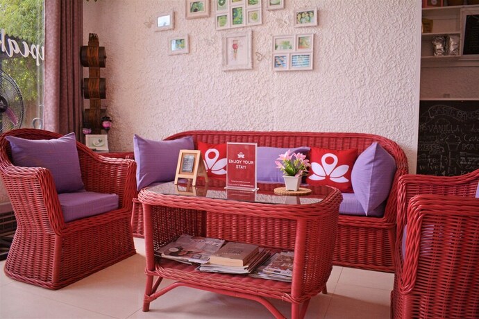 Imagen de los interiores del Hotel ZEN Rooms B.M. Road. Foto 16