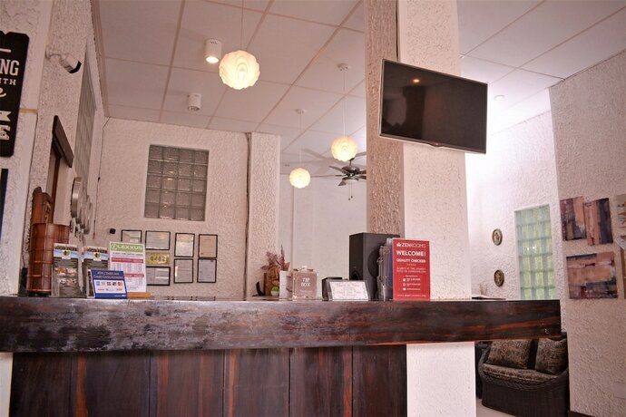 Imagen de los interiores del Hotel ZEN Rooms B.M. Road. Foto 18