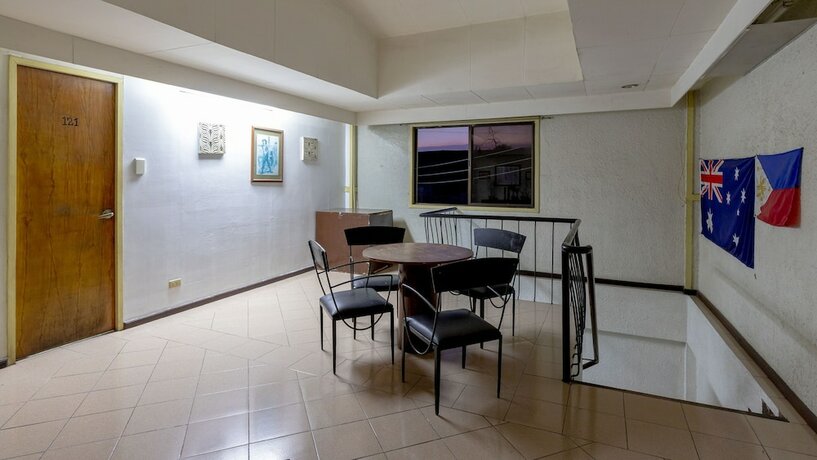 Imagen de los interiores del Hotel ZEN Rooms Basic Mercenary Inn. Foto 20