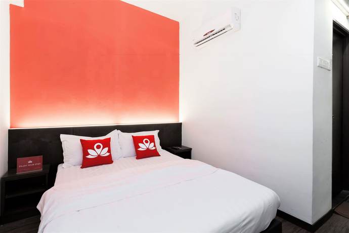 Imagen de los interiores del Hotel ZEN Rooms Basic Near KTM Sentul. Foto 17