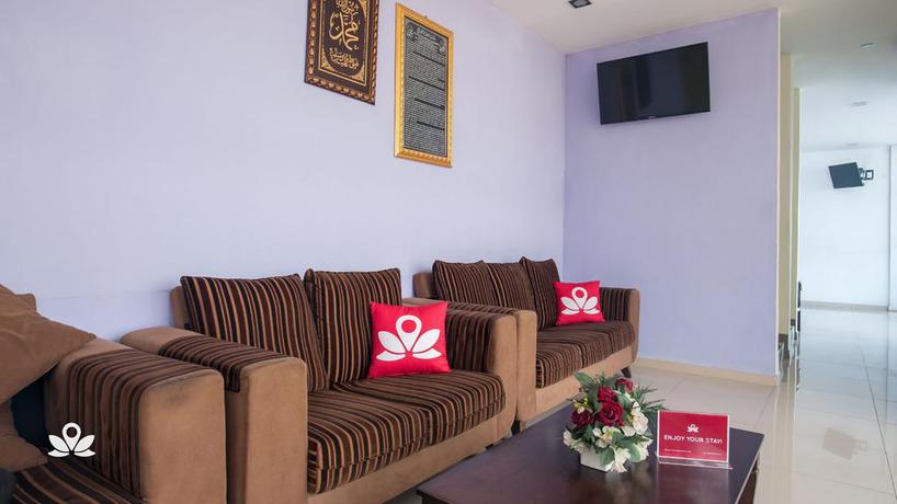 Imagen de los interiores del Hotel ZEN Rooms Basic Senyum Inn. Foto 6