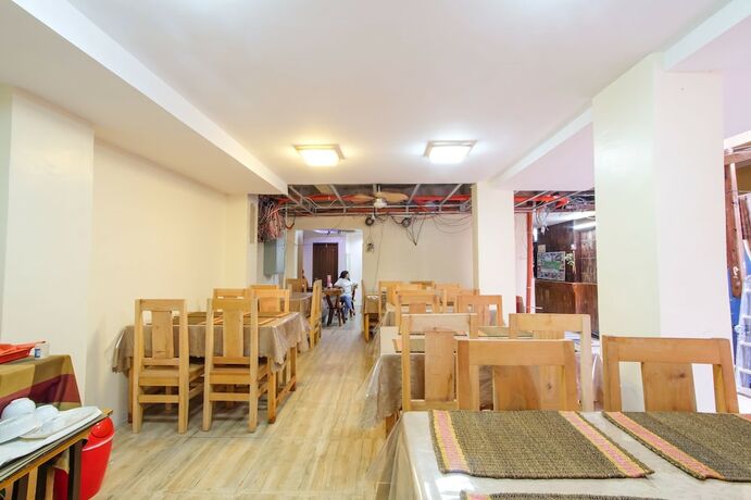 Imagen del bar/restaurante del Hotel ZEN Rooms Bella Casa Station 1 Boracay. Foto 2