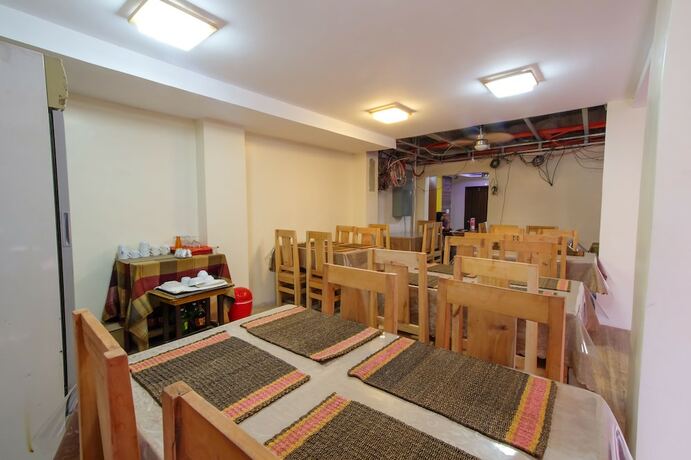 Imagen del bar/restaurante del Hotel ZEN Rooms Bella Casa Station 1 Boracay. Foto 3