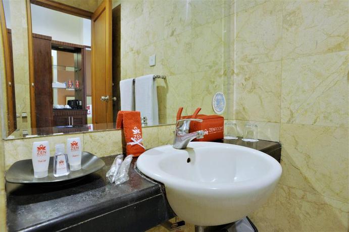 Imagen de la habitación del Hotel ZEN Rooms Near Grand Indonesia Mall. Foto 9