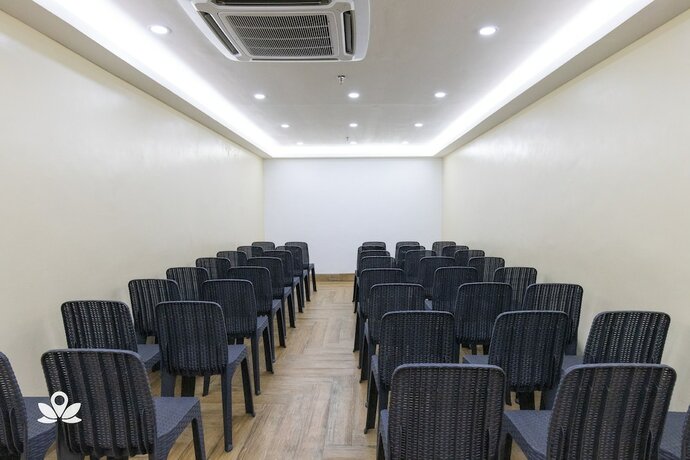 Imagen de los interiores del Hotel ZEN Rooms Sun Star Manila. Foto 19