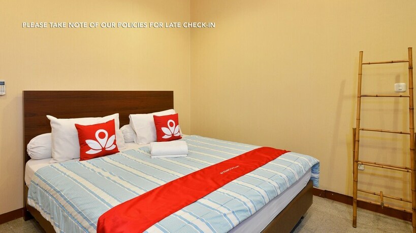 Imagen de la habitación del Hotel ZEN Rooms Terogong near Pondok Indah. Foto 6