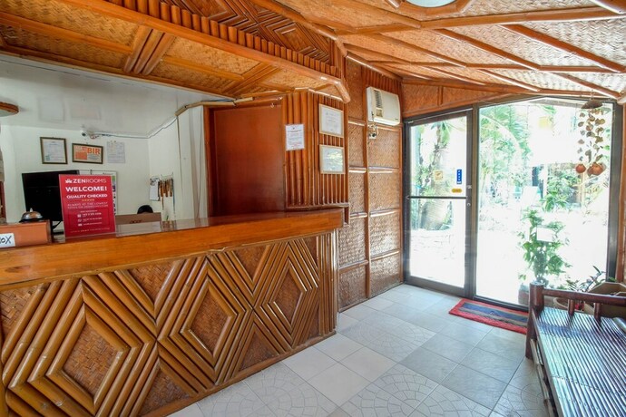 Imagen de los interiores del Hotel ZEN Rooms White Beach. Foto 16