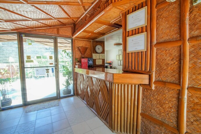 Imagen de los interiores del Hotel ZEN Rooms White Beach. Foto 18