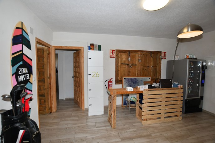 Imagen de los interiores del Hotel ZENIA HOSTEL. Foto 16