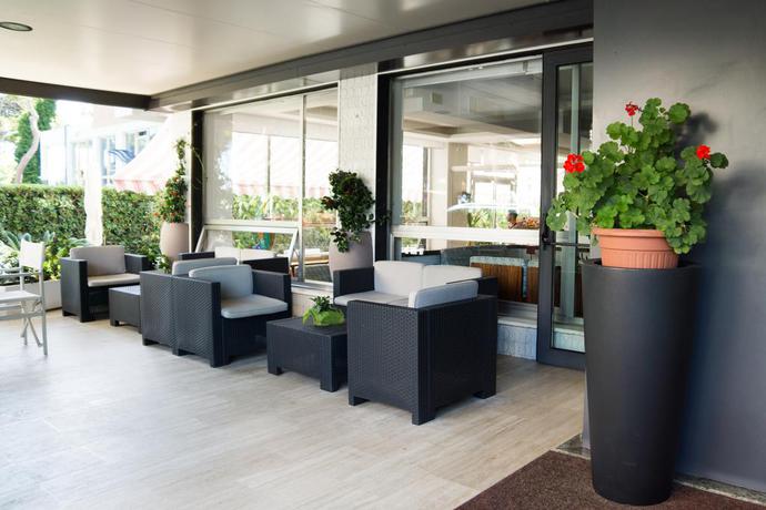 Imagen de los exteriores del Hotel ZENIT HOTEL. Foto 12