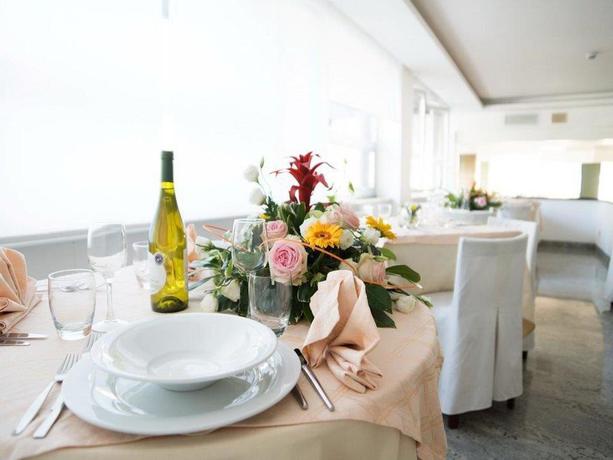 Imagen del bar/restaurante del Hotel ZENIT HOTEL. Foto 5