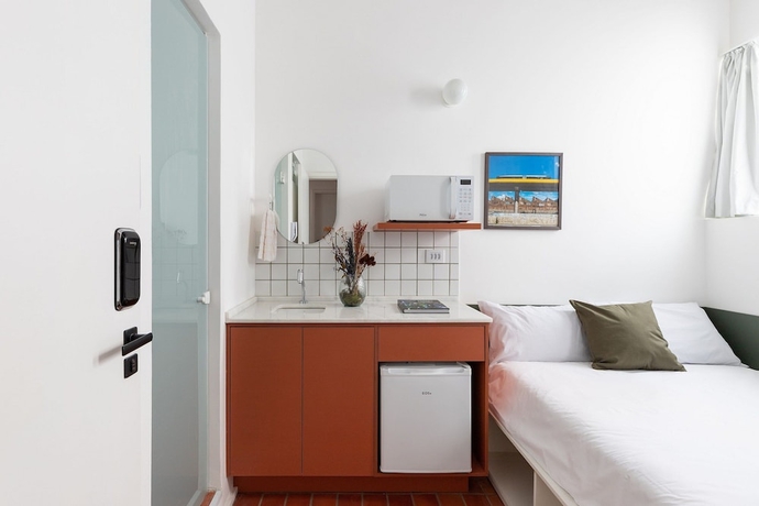 Imagen de la habitación del Hotel ZEST Pedroso. Foto 2
