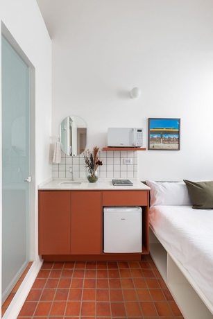 Imagen de la habitación del Hotel ZEST Pedroso. Foto 3