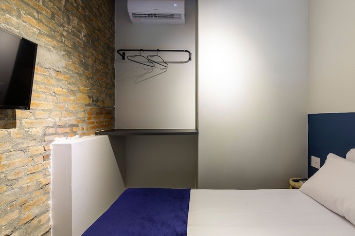 Imagen de la habitación del Hotel ZEST Pedroso. Foto 5
