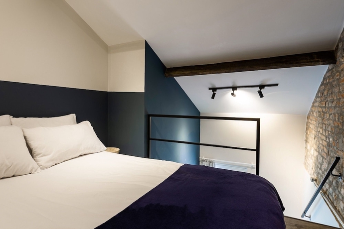 Imagen de la habitación del Hotel ZEST Pedroso. Foto 11