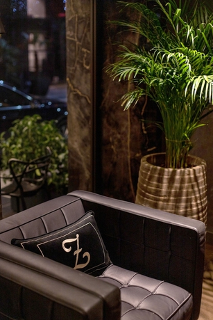 Imagen de los interiores del Hotel ZEYBEK. Foto 15