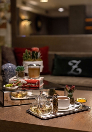 Imagen de los interiores del Hotel ZEYBEK. Foto 16