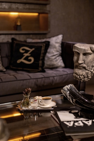 Imagen de los interiores del Hotel ZEYBEK. Foto 17