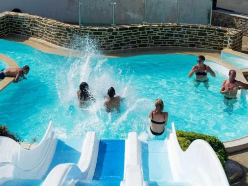 Imagen general del Hotel ZEcamping anim&eacute; parc aquatique pet friendly sauna. Foto 6