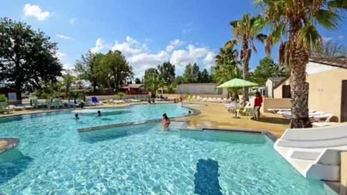 Imagen general del Hotel ZEcamping piscine &agrave; 4km de la plage pet friendly club enfant. Foto 4