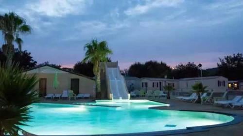 Imagen general del Hotel ZEcamping piscine &agrave; 4km de la plage pet friendly club enfant. Foto 7