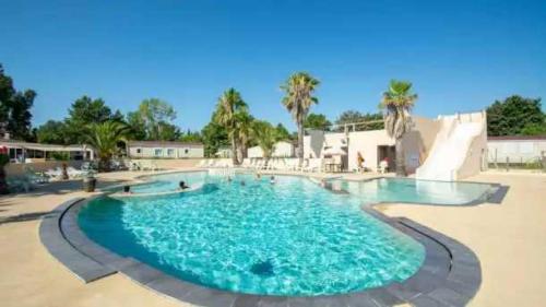 Imagen general del Hotel ZEcamping piscine &agrave; 4km de la plage pet friendly club enfant. Foto 10