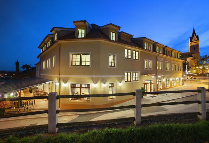 Imagen de los interiores del Hotel Z&aacute;vi&scaron; Z Falken&scaron;tejna, Hluboka Nad Vltavou. Foto 14