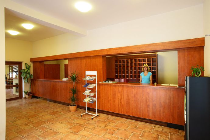 Imagen de los exteriores del Hotel Z&aacute;vi&scaron; Z Falken&scaron;tejna, Hluboka Nad Vltavou. Foto 12