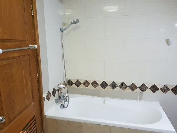 Imagen de la habitación del Hotel Zabu Thiri. Foto 6