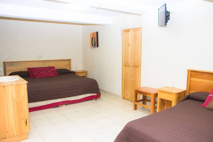 Imagen de la habitación del Hotel Zacatl&aacute;n. Foto 11
