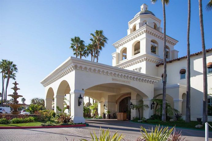 Imagen de los exteriores del Hotel Zachari Dunes On Mandalay Beach, Curio Collection By Hilton. Foto 8