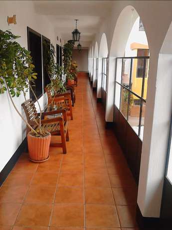 Imagen de los interiores del Hotel Zaculeu. Foto 11