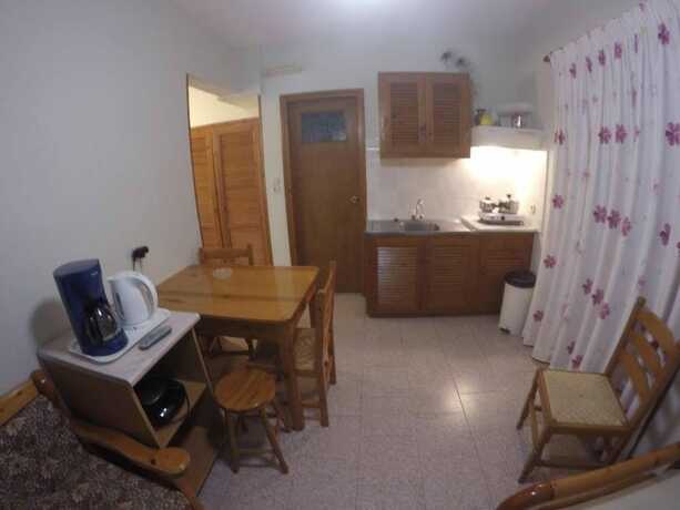 Imagen de la habitación del Hotel Zafiria Apartments. Foto 13
