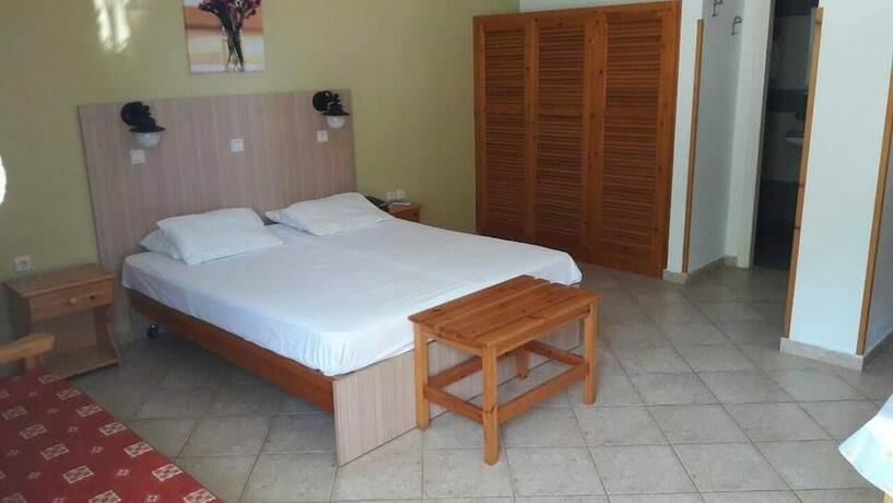 Imagen de la habitación del Hotel Zafiria Apartments. Foto 14