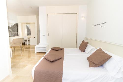 Imagen de la habitación del Hotel Zafiro Alzina Mar. Foto 21