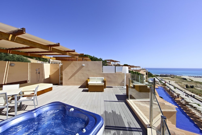 Imagen de la habitación del Hotel Zafiro Cala Mesquida. Foto 4