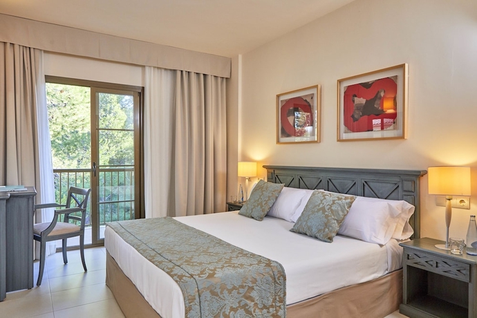 Imagen de la habitación del Hotel Zafiro Cala Mesquida. Foto 12