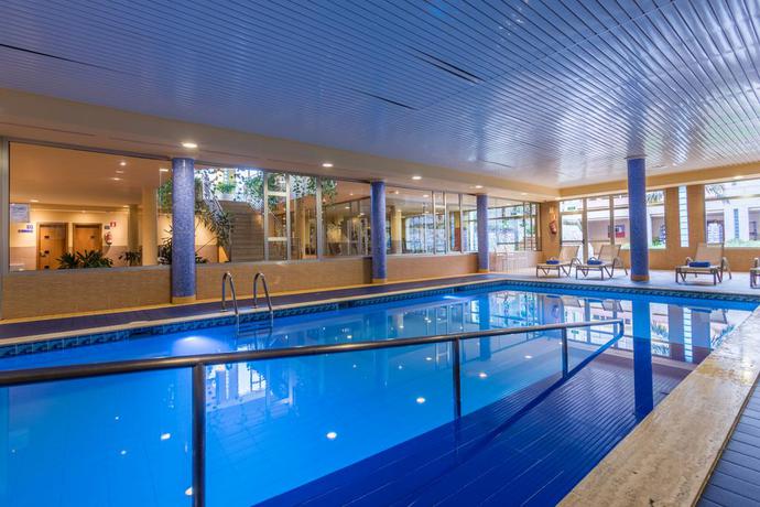 Imagen de la piscina del Hotel Zafiro Can Picafort. Foto 25