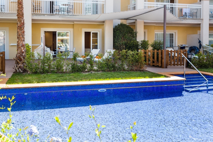 Imagen de los exteriores del Hotel Zafiro Can Picafort. Foto 14