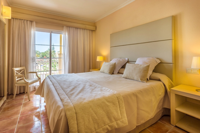 Imagen de la habitación del Hotel Zafiro Can Picafort. Foto 11