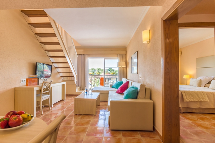 Imagen de los interiores del Hotel Zafiro Can Picafort. Foto 18