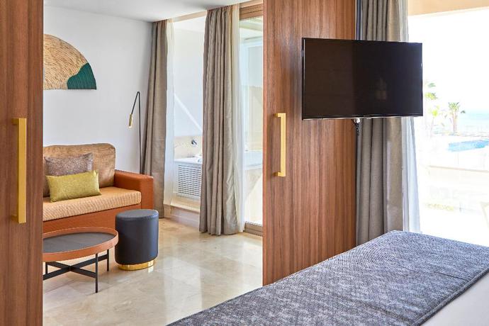 Imagen de la habitación del Hotel Zafiro Palace Andratx. Foto 10