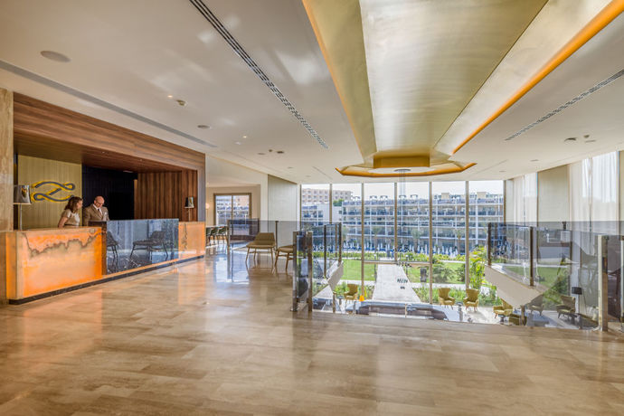 Imagen general del Hotel Zafiro Palace Palmanova. Foto 4