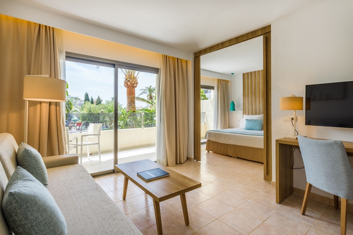 Imagen de los interiores del Hotel Zafiro Palmanova. Foto 13