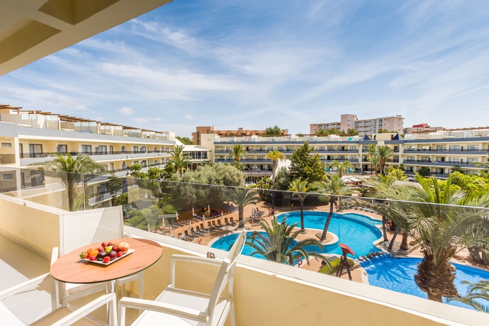 Imagen de los exteriores del Hotel Zafiro Palmanova. Foto 11