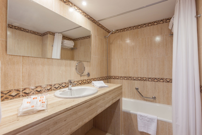 Imagen de la habitación del Hotel Zafiro Rey Don Jaime. Foto 4