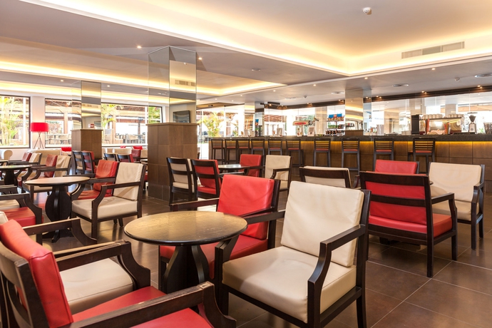 Imagen de los interiores del Hotel Zafiro Rey Don Jaime. Foto 8